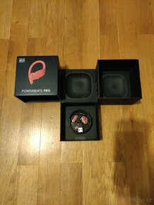 Powerbeats pro box + náhradní naušníky a kabel