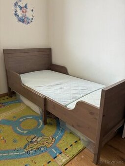 Rostoucí postel Sundvik Ikea