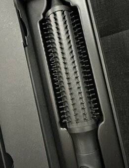 ghd Rise™ Hot Brush – téměř nový, využito pouze 2× – 2 500 K