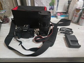 Canon EOS M50 Mark II s objektivem Sigma 18–35mm f/1.8“