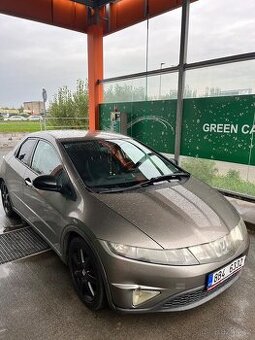 Honda Civic 1.8 i-VTEC (103 kW), r. 2006 – spolehlivý a