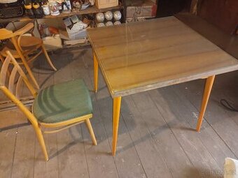 Retro jídelní stůl a židle