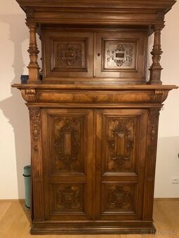 Starožitný renesanční příborník dvoudílný