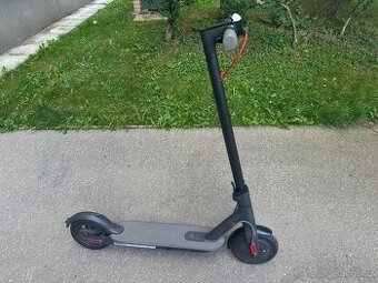 Xiaomi Mi Electric Scooter 2 černá