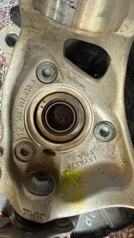 přední těhlice Škoda 5Q0 407 257 A - 5Q0 407 258 A