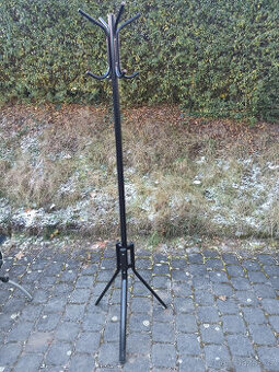 Kovový věšák - 1