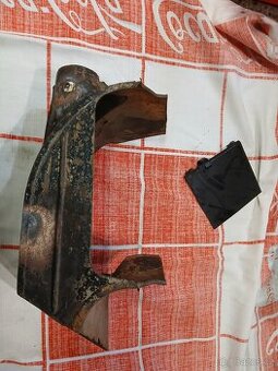 VW KDF 82 Kubelwagen Motorový plech