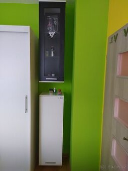 ZÁVĚSNÉ SKŘÍŇKY - 2ks