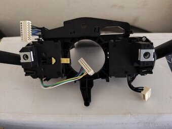 Škoda Octavia 3. páčka ovládání blinkrů a tempomatu.