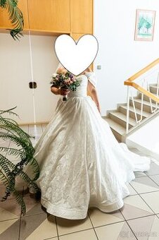 Svatební šaty žakár