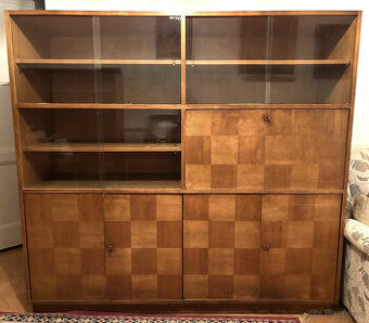 Prvorepubliková knihovna a příborník - 2 kusy