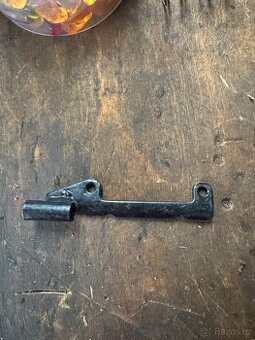 Tatra 603-1 drzak na heblatko plynu