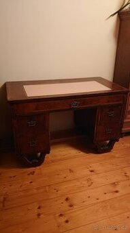 Starožitný psací stůl