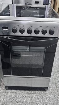 Sklokeramický sporák INDESIT, horkovzdušná trouba,