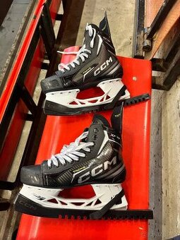 Hokejové Brusle CCM TACKS XF70