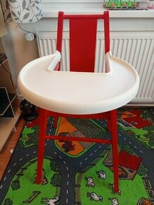 Židlička krmící se stolečkem - 1
