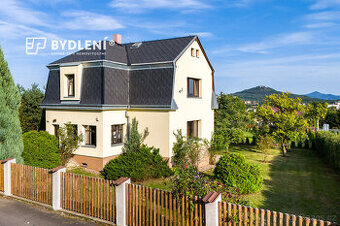 Prodej domu 215m², 4+1 s garáží a zahradou 1089m² v Teplicíc