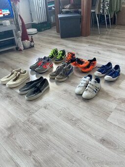 Sportovní a vycházková chlapecká obuv - 1