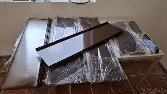 Kovové venkovní parapety pozink + lakované, nové - 1