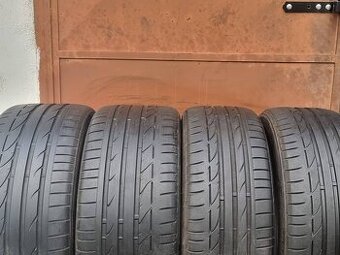 Bridgestone dvourozměr 225/40/19 a 255/35/19