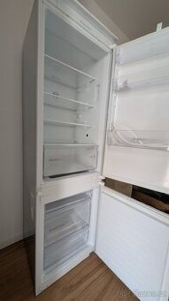 Vestavná kombinovaná chladnička Bosch