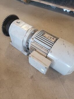 Převodovka s elektromotorem