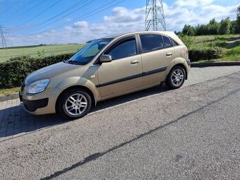 Kia rio 1.5 cdi  81 kw