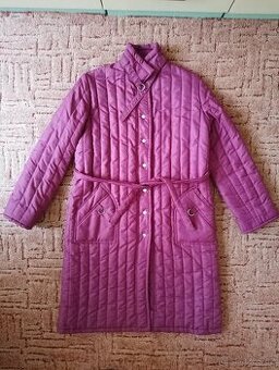 Dámský vínový prošívaný kabát