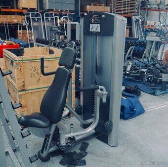 Pec deck / Fly - Life fitness - Signature - Závaží až 145kg