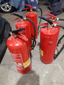 praškový hasicí přístroj