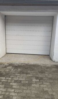 Sekční garážová vrata Hormann 2250x2750