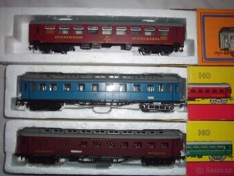 Osobní Piko vláčky H0 - 1