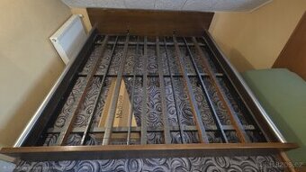 Zakázková masivní postel 220×220 • PC 45 000 Kč