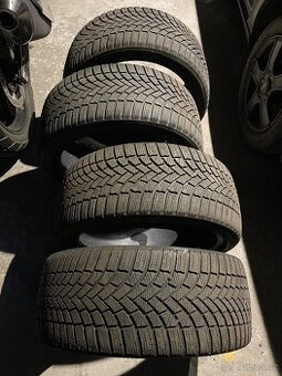 Zimní pneu 225/40/18 Bridgestone