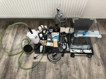 Kompletní a plně funkční akvarijní set