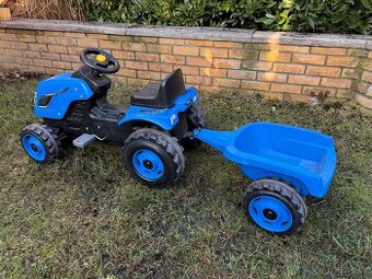 Dětský traktor s vlečkou