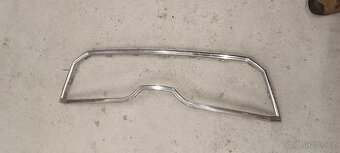 Chromový rámeček masky Škoda Superb 3