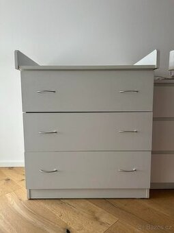 Přebalovací komoda