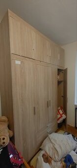 šatní skříň z dubu