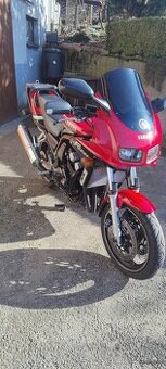 Yamaha FZS 600 Fazer