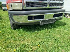 Prodám přední náraznik Dodge Ram druhá gen.