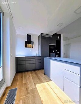 Pronájem bytu 3+kk 119 m² U Dívčích hradů, Praha - Smíchov - 1