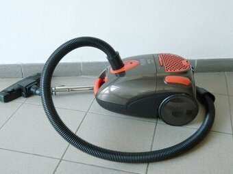 Vysavač ECG - 1400W