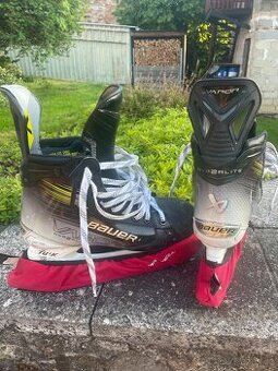 Hokejové brusle Bauer Hyperlite 2