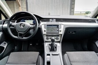 Volkswagen Passat B8 2.0TDI, Webasto - topení, Navigace
