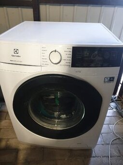 Pračka Elektrolux na 8kg