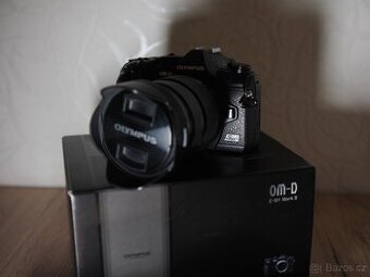 Olympus OM-D E-M1 III a M.Zuiko 12-40mm f 2,8
