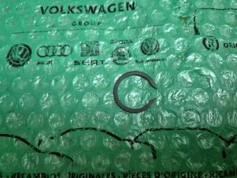 pojistný kroužek poloosy Škoda Felicia s EDS 002409413B - 1