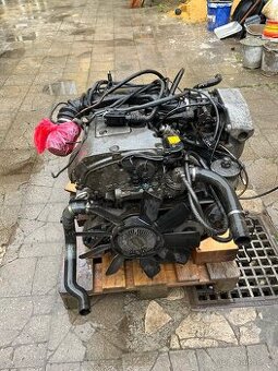 Motor Mercedes-Benz w125 e220