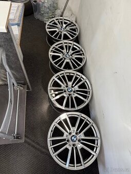 Prodám alu kola 19” na BMW (E90, E91, E92, E93)